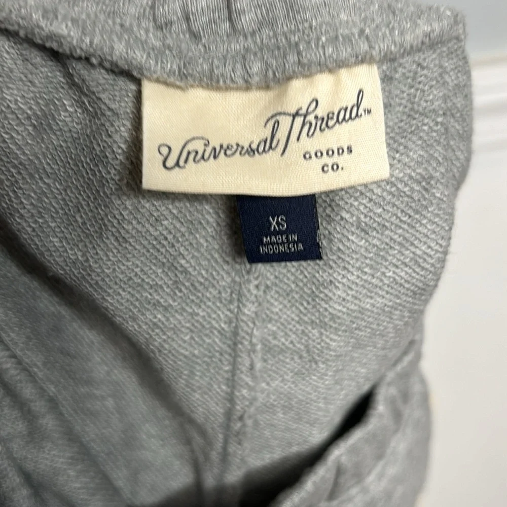 Universal Thread Comfy Gray Sweat Shorts with pockets Size XS - Picture 4 of 5